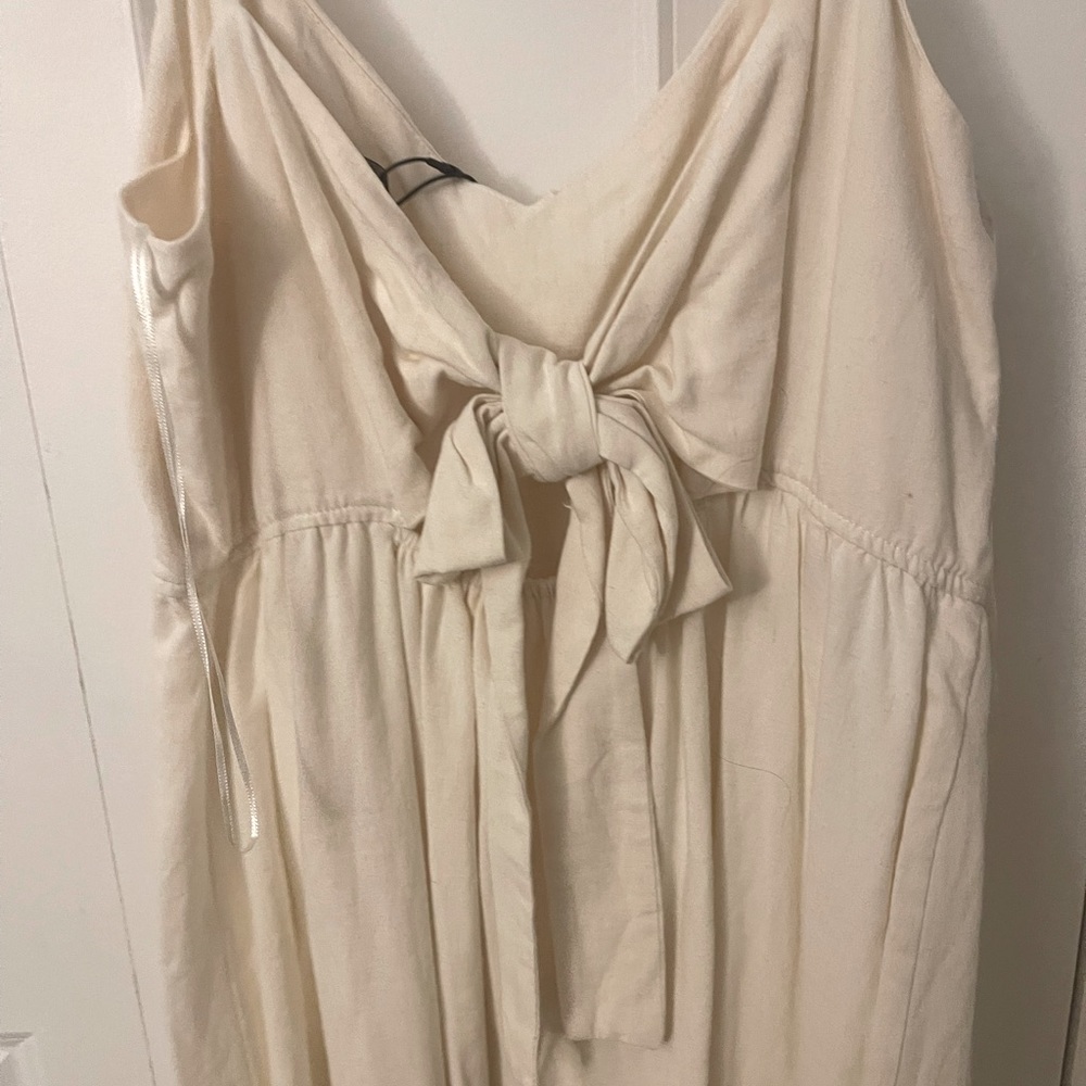 Zara off white midi dress. Spaghetti straps and has bow on the back. Size xl. - Picture 3 of 3